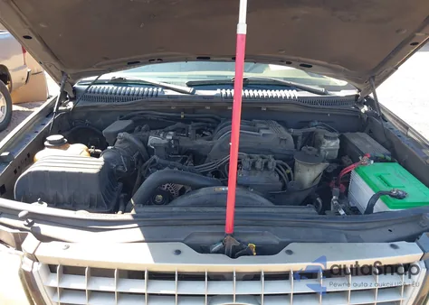 2005 Ford Explorer Eddie Bauer z USA, uszkodzony, nr VIN 1FMZU64K45UB87037